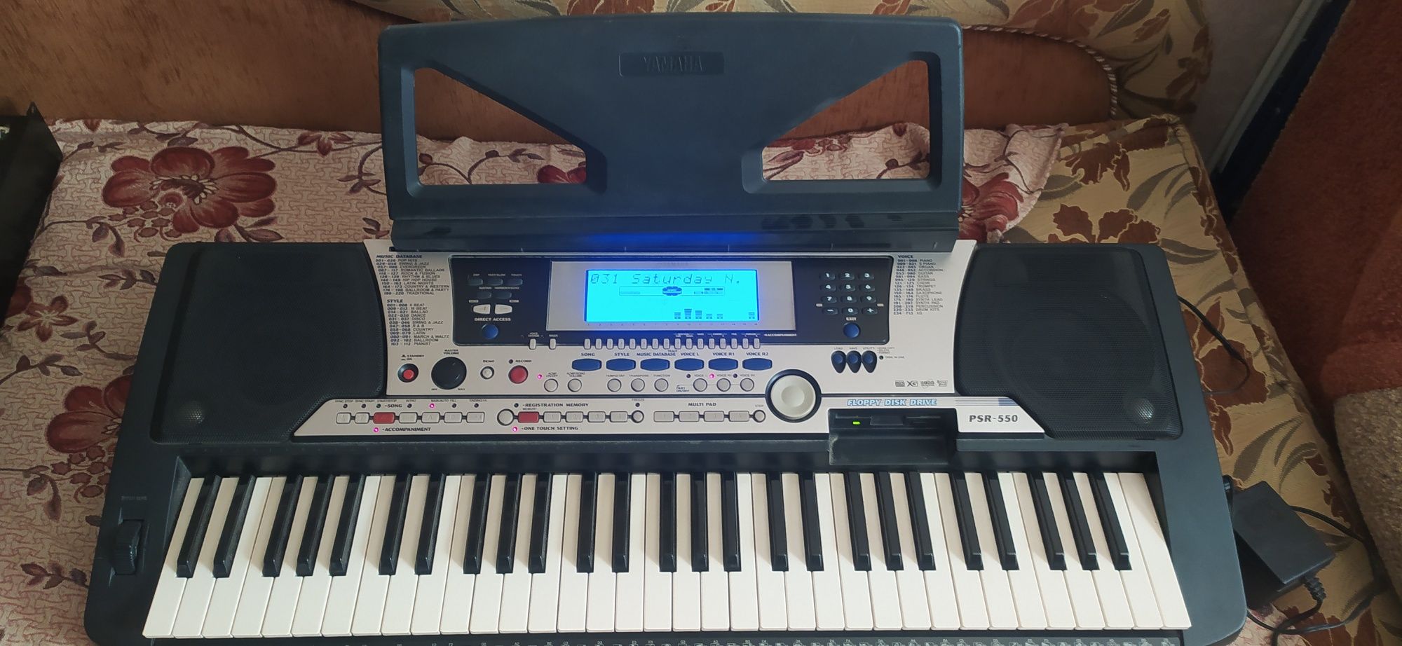 Yamaha PSR - 550