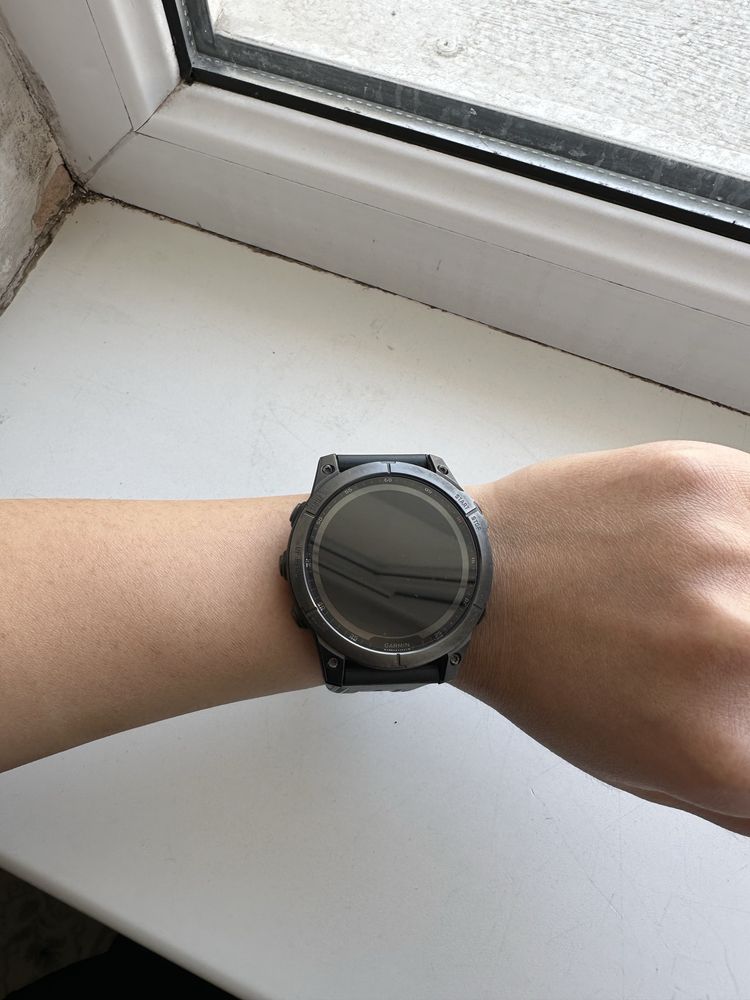 Смарт-часы Garmin Fenix 7 Sapphire Solar черный-черный