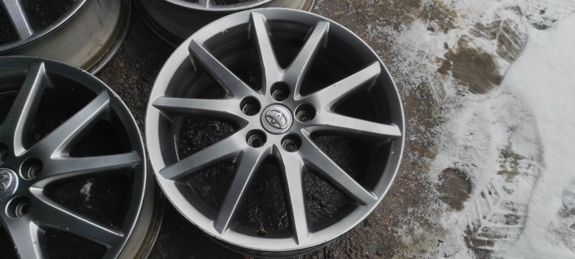 Комплект оригинальных дисков R18. Toyota. Lexus.