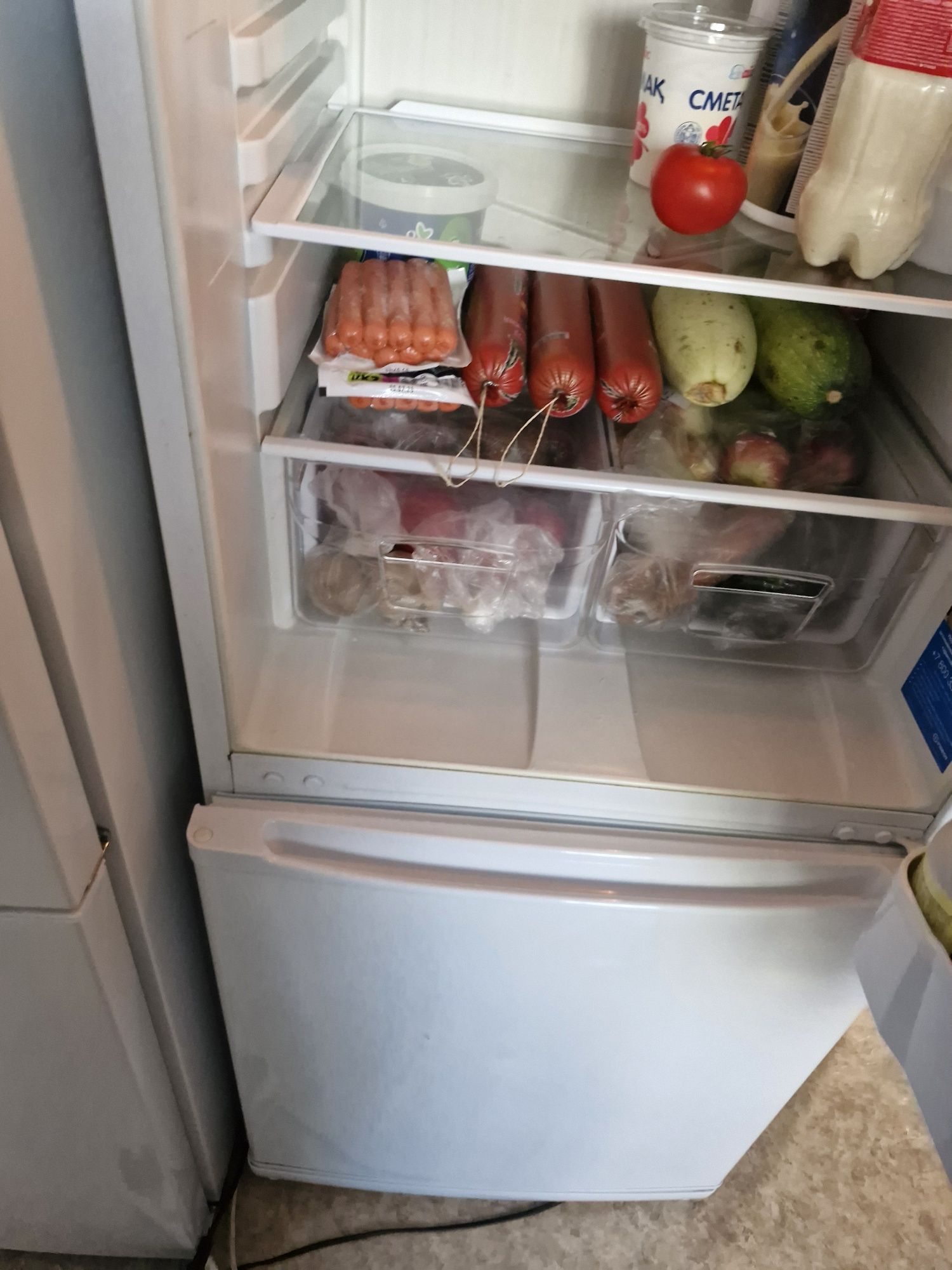 Продам холодильник