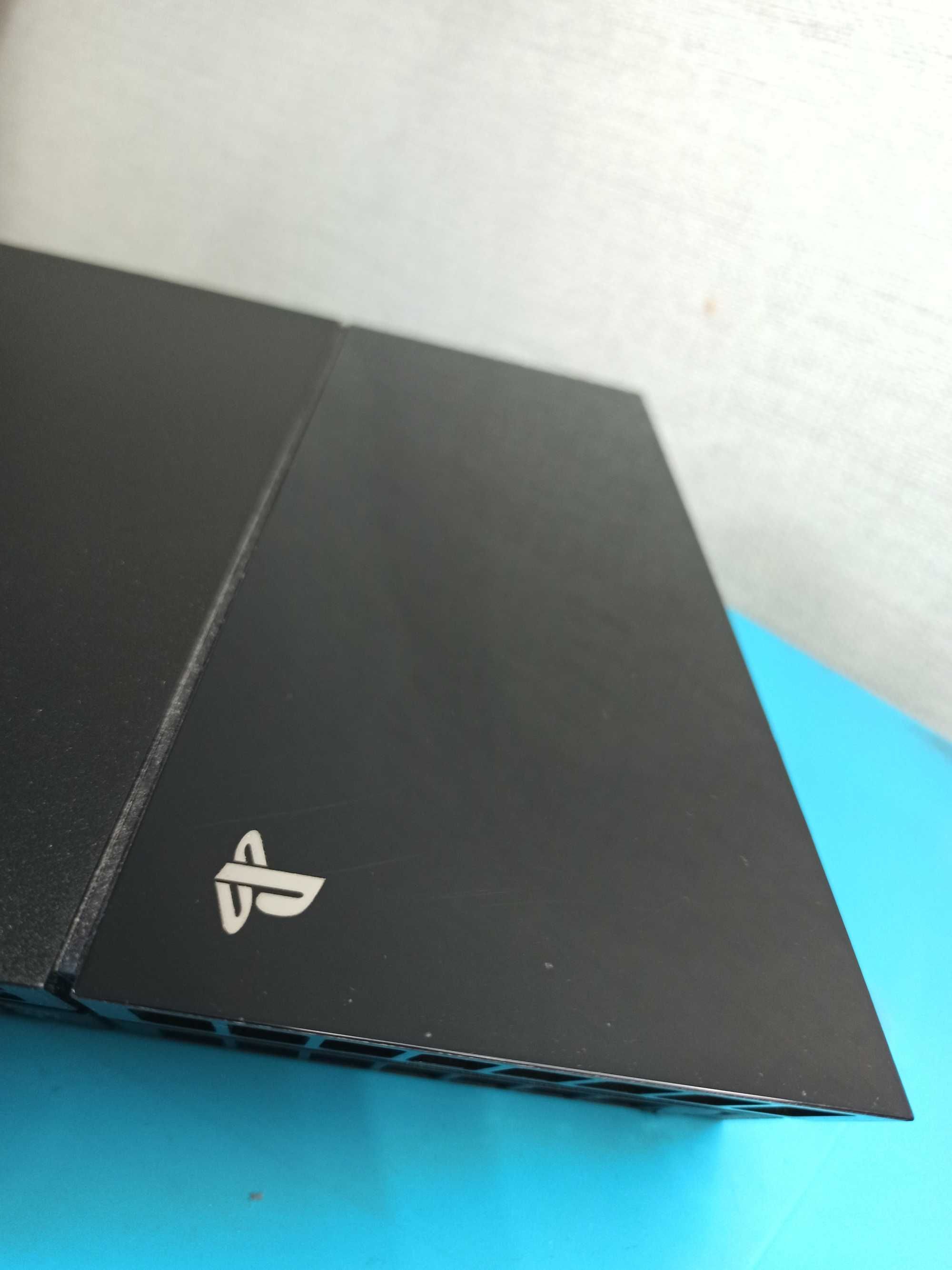 Игровая консоль PlayStation 4, 500Гб (не прошитая) + игра GTA5
