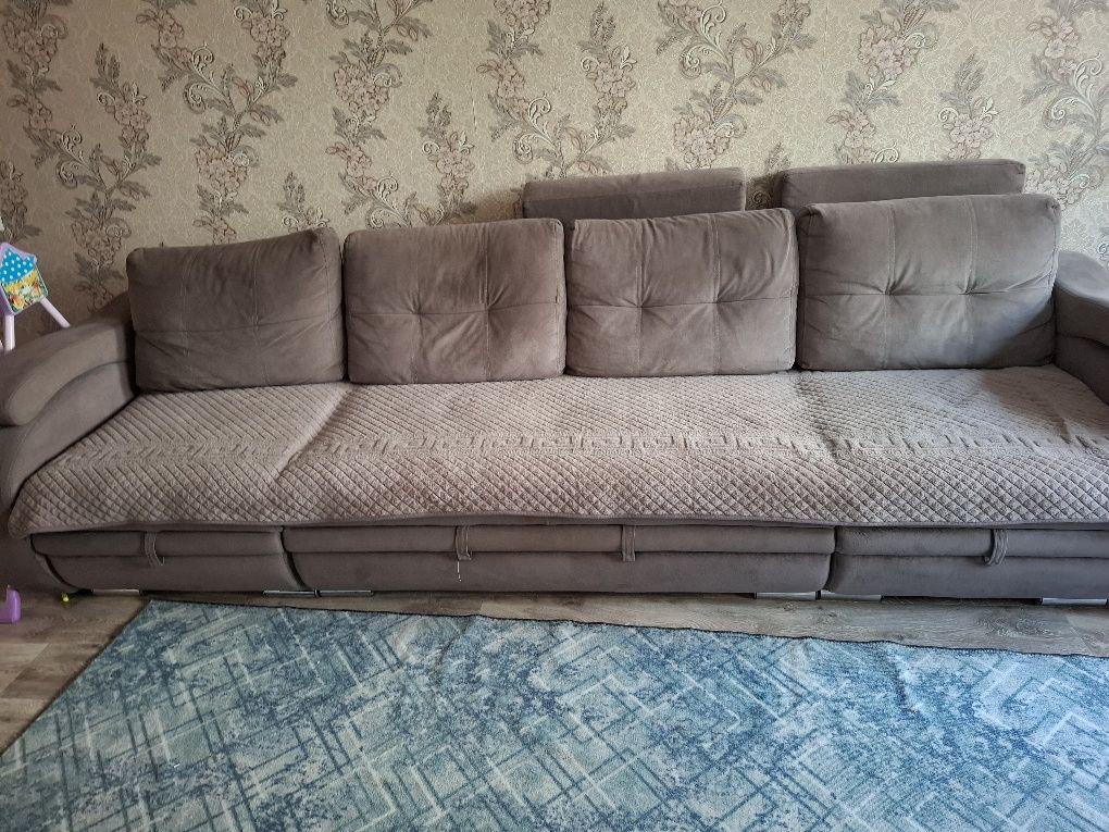 Продам диван 3м.