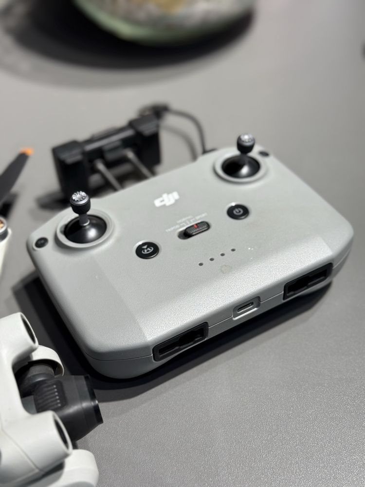 Dji mini 3 Pro Қолданылған срочн сатылады бағасы келсе беріп жерем