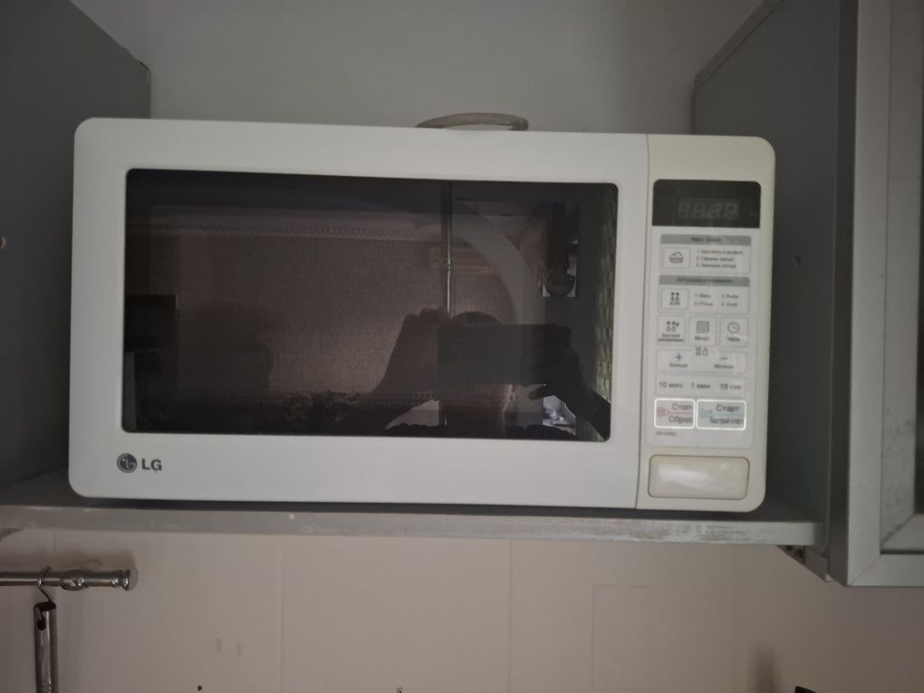 Продам микроволновку LG