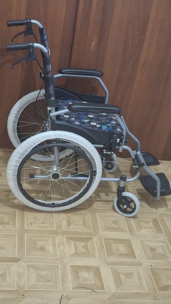 Инвалидная коляска