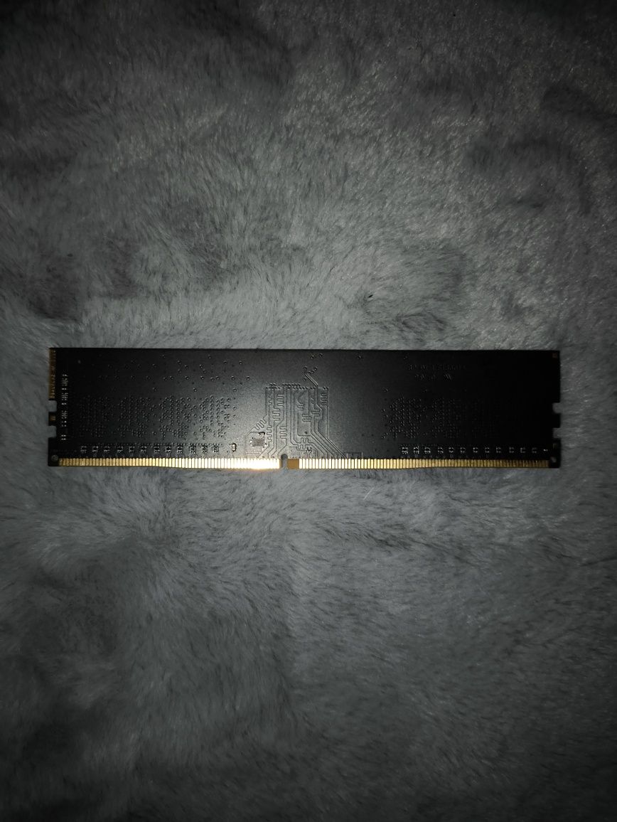 Продаю ОЗУ 8 ГБ DDR4 2666 MHz – отличное состояние!