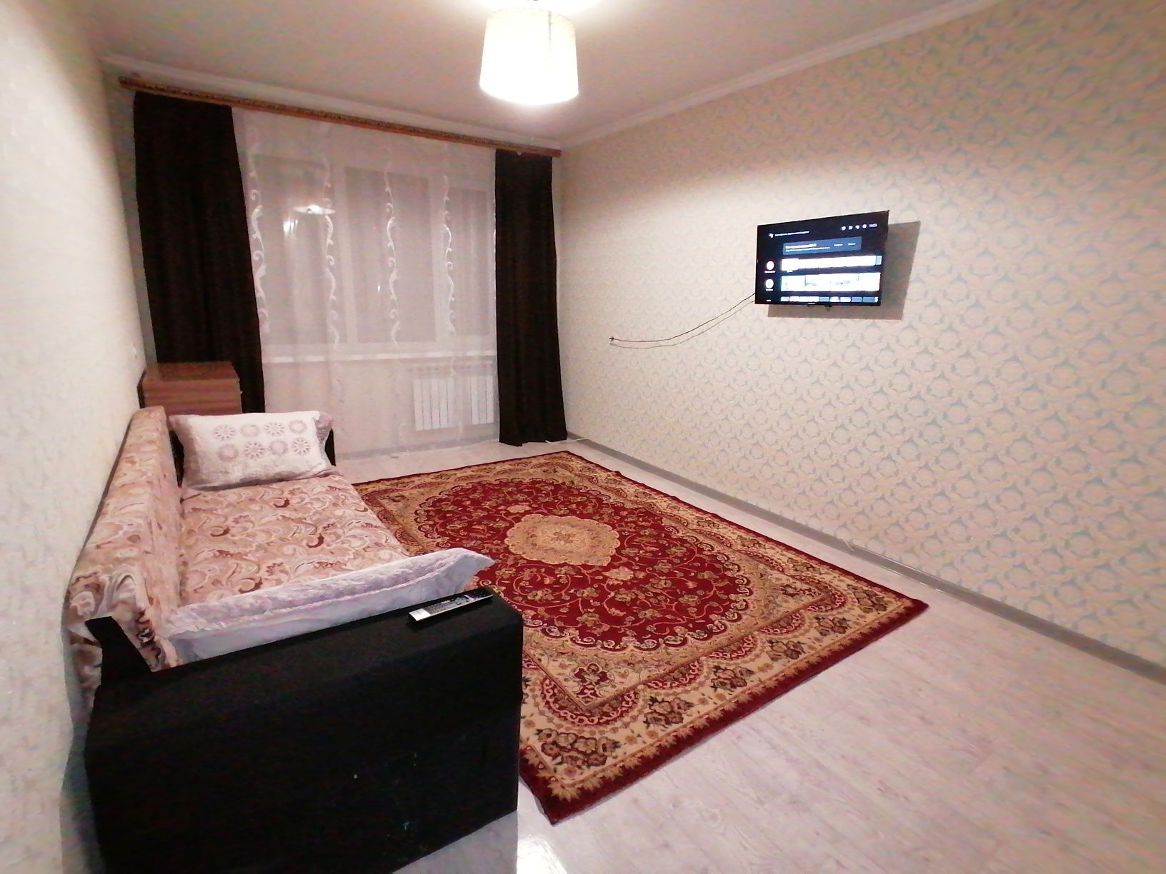 Сдаётся посуточно, по часам 1 ком.кв в 8 мкр.Wi-fi smart TV