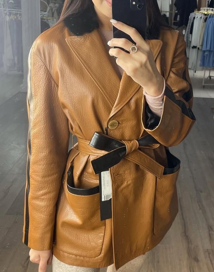 Продам куртку в стиле Max Маra