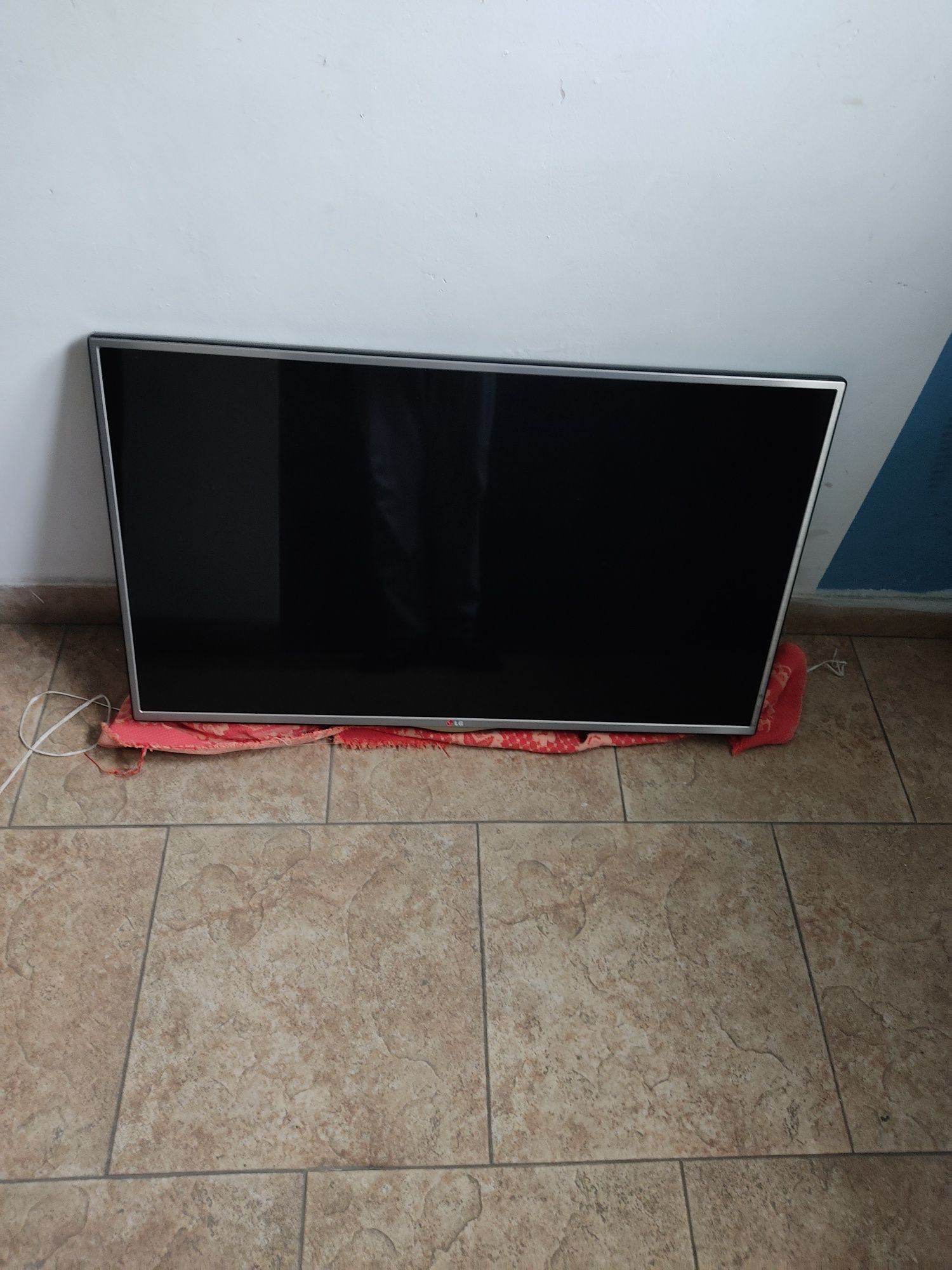 Телевизор LG ОТС диагональ 106