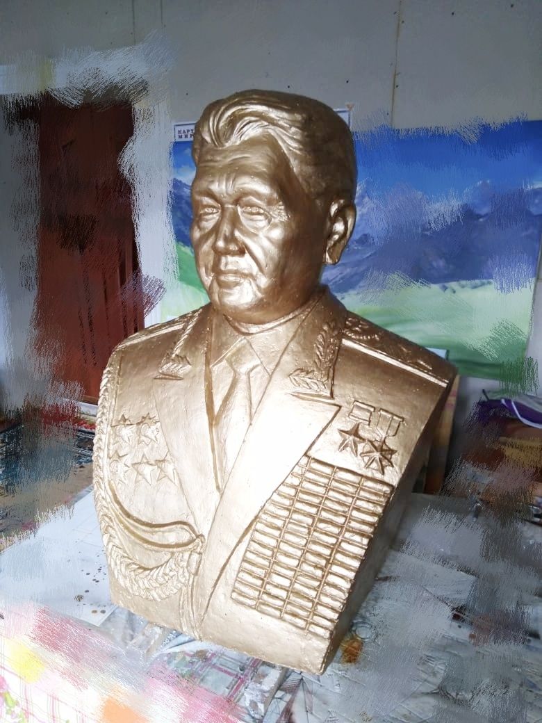 Скульптуры. Мүсін. Бюсты. Мафы.