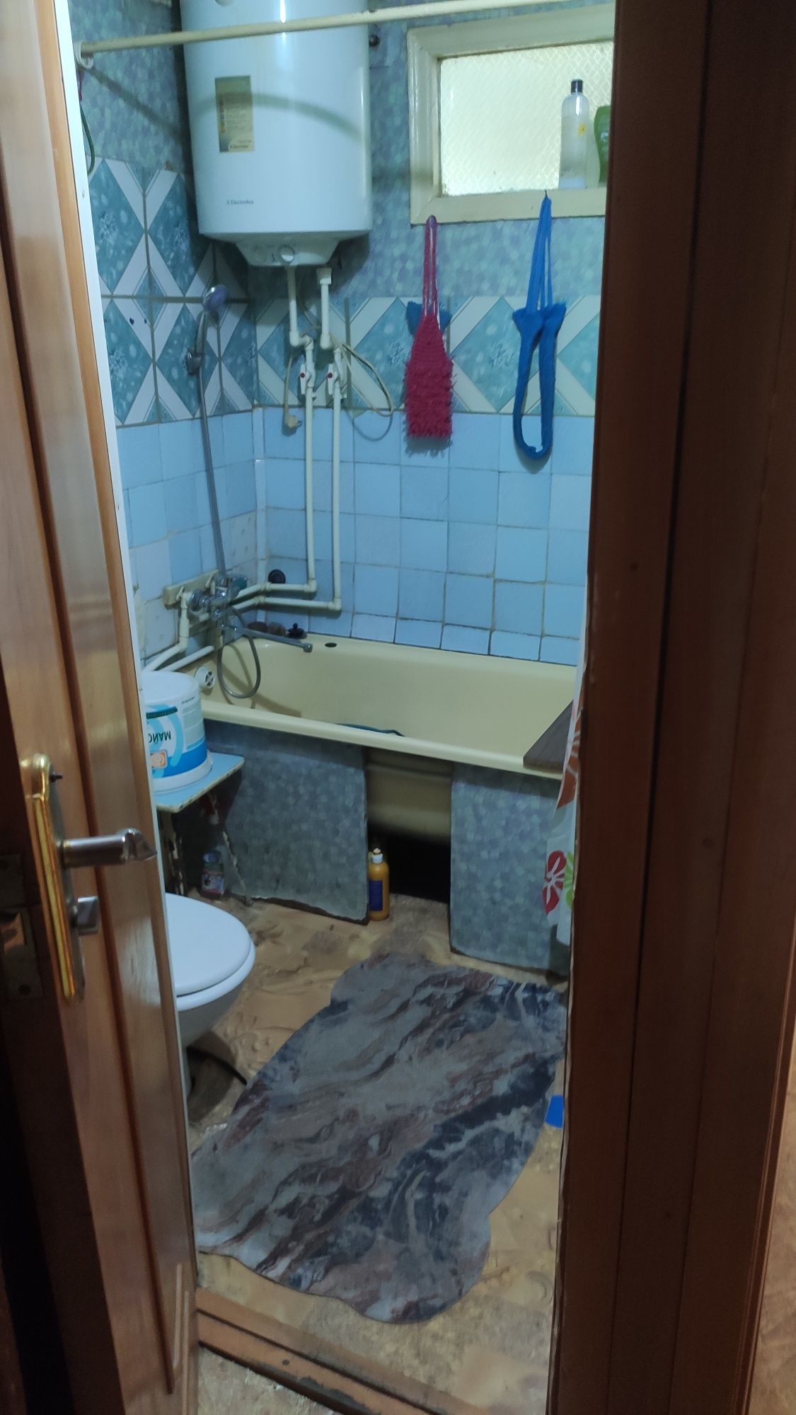продаю квартиру в Пришахтинске