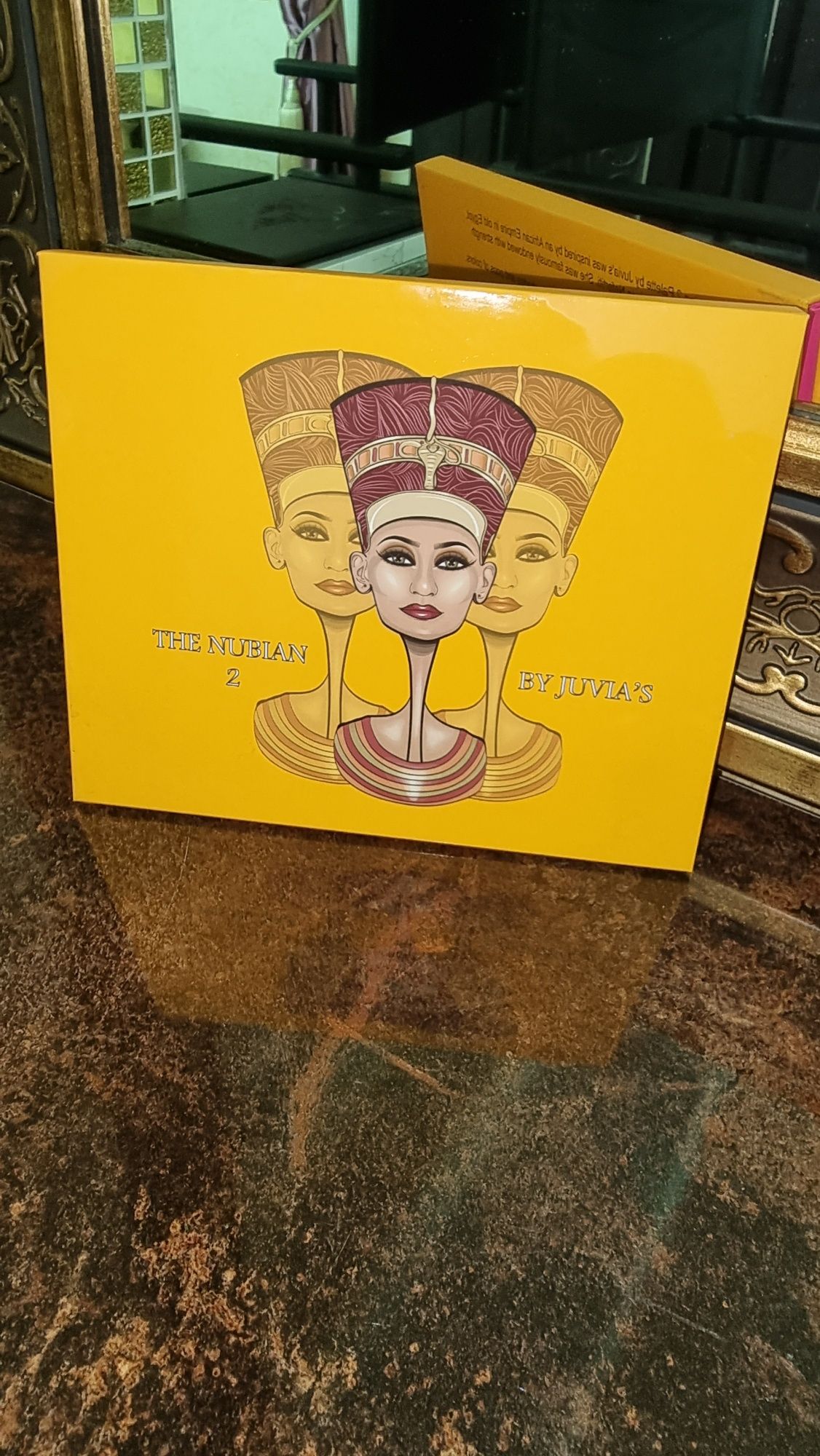 Палетка теней The nubian 2