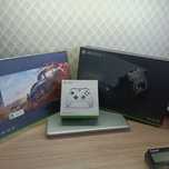 Xbox one X с аккаунтом