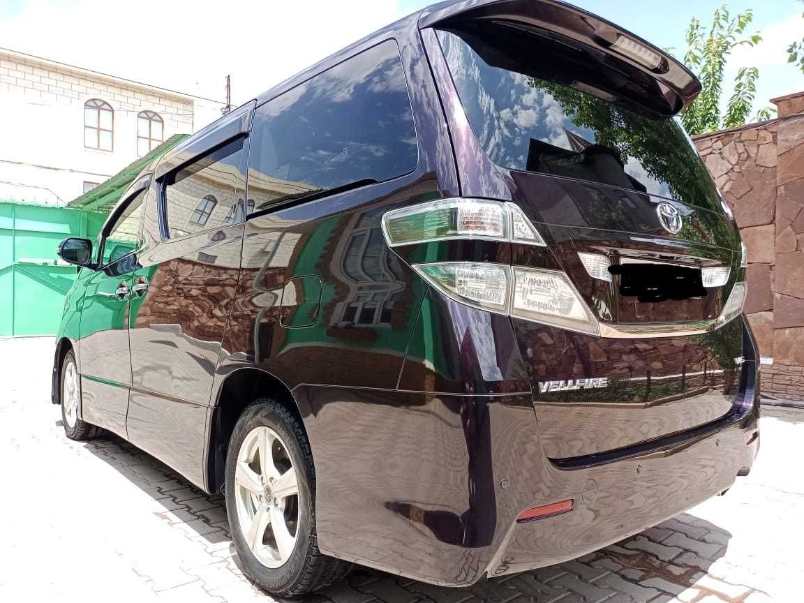 Продам автомобиль  Тойота Альфавд