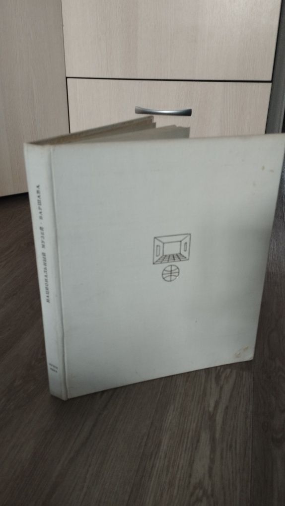 Книга Национальный музей Варшава