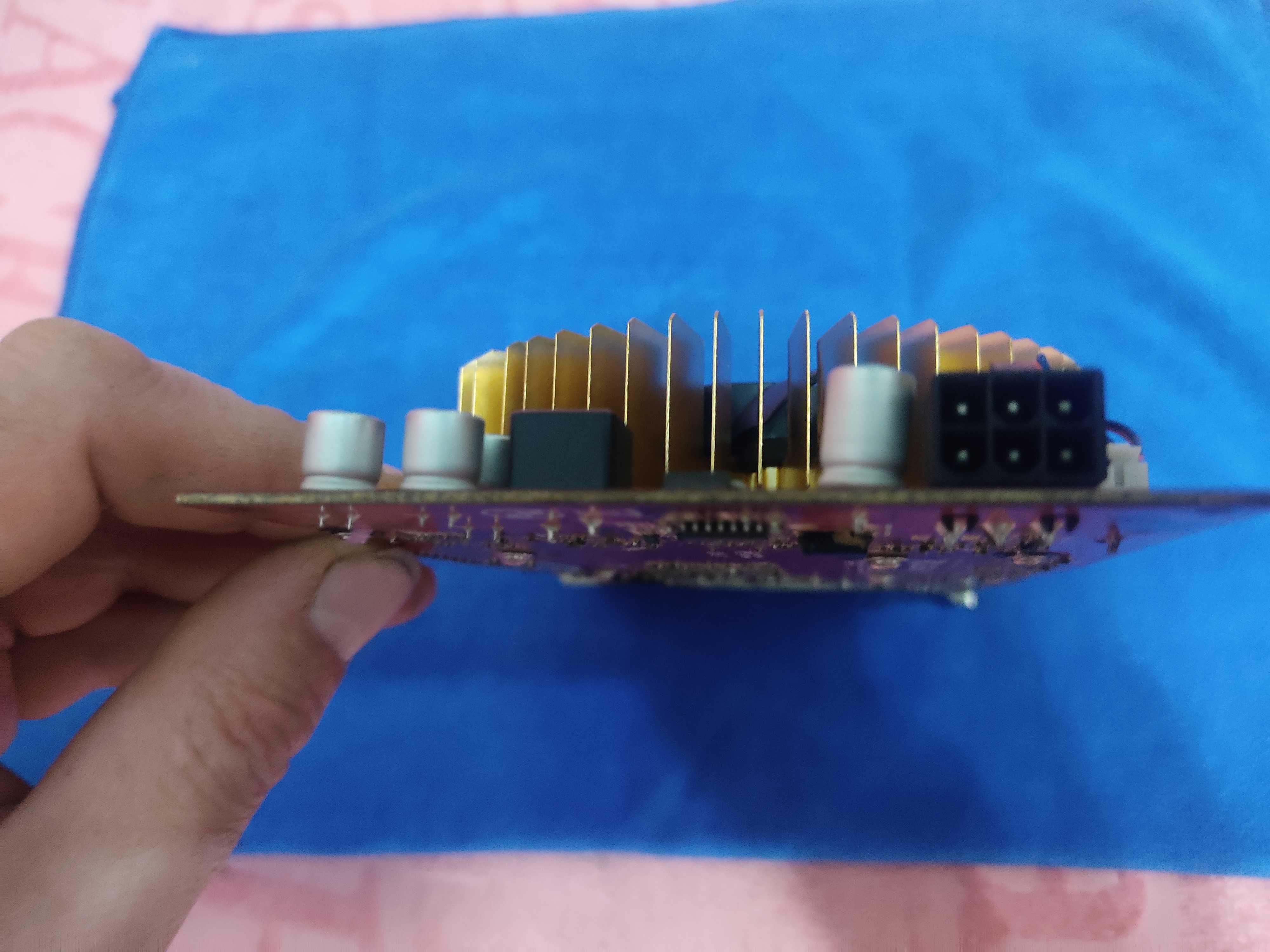 Продам видео карту GF9600GT ( рабочая)