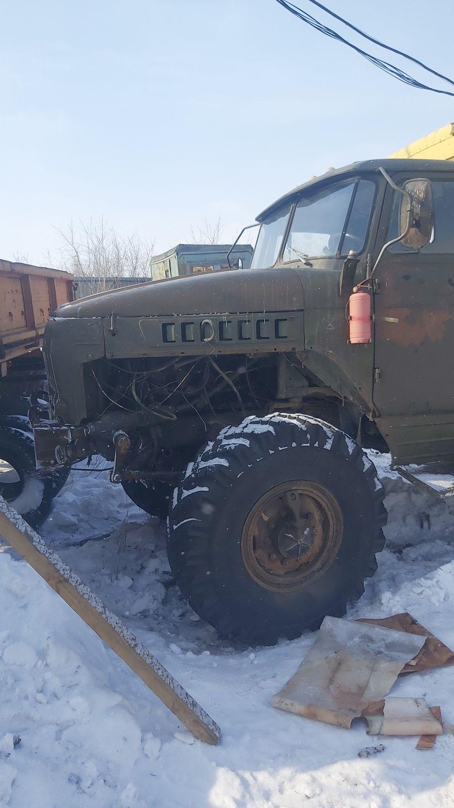 Продам вахтовку Урал.