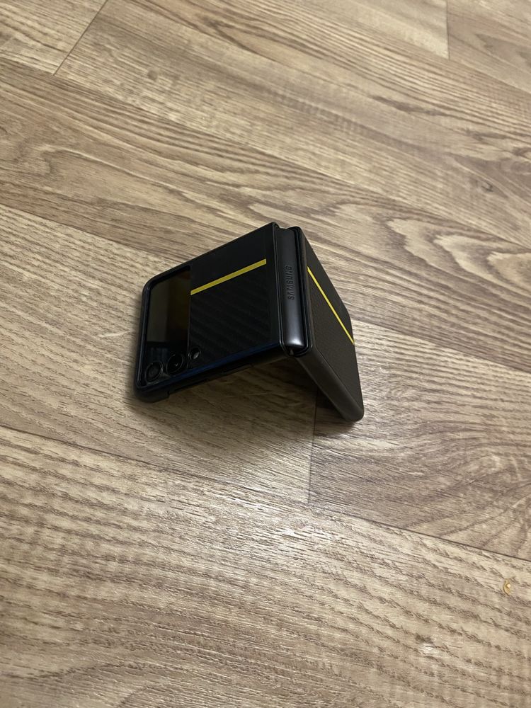 Продам самсунг z flip3