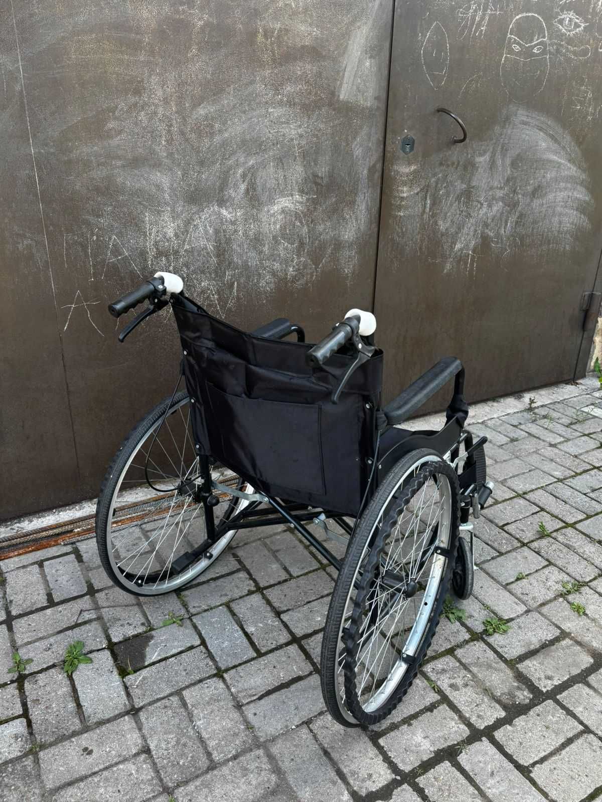 Продам инвалидное кресло