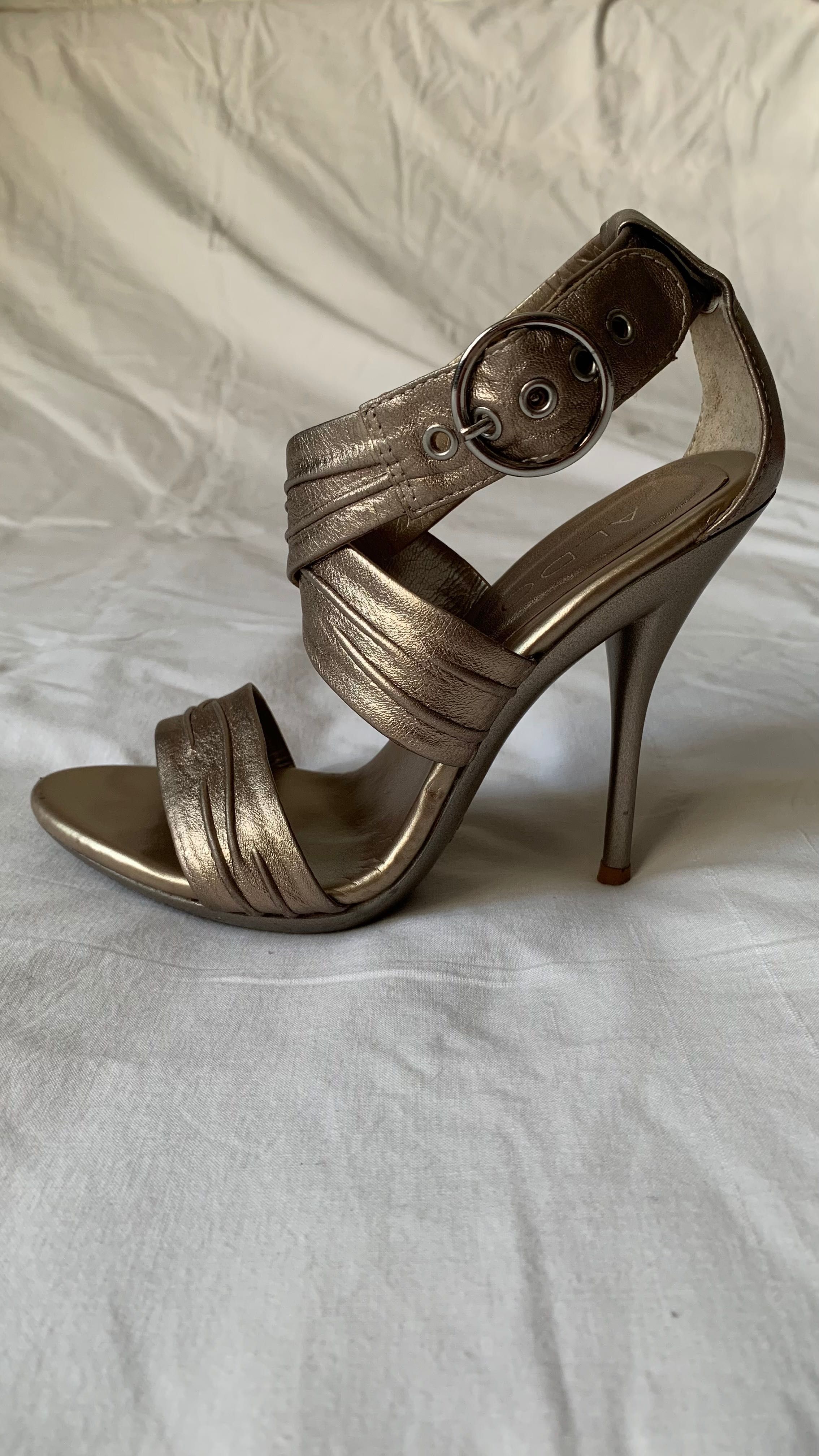 Продам обувь от известных брендов(Aldo,Michael Kors и т.д.)
