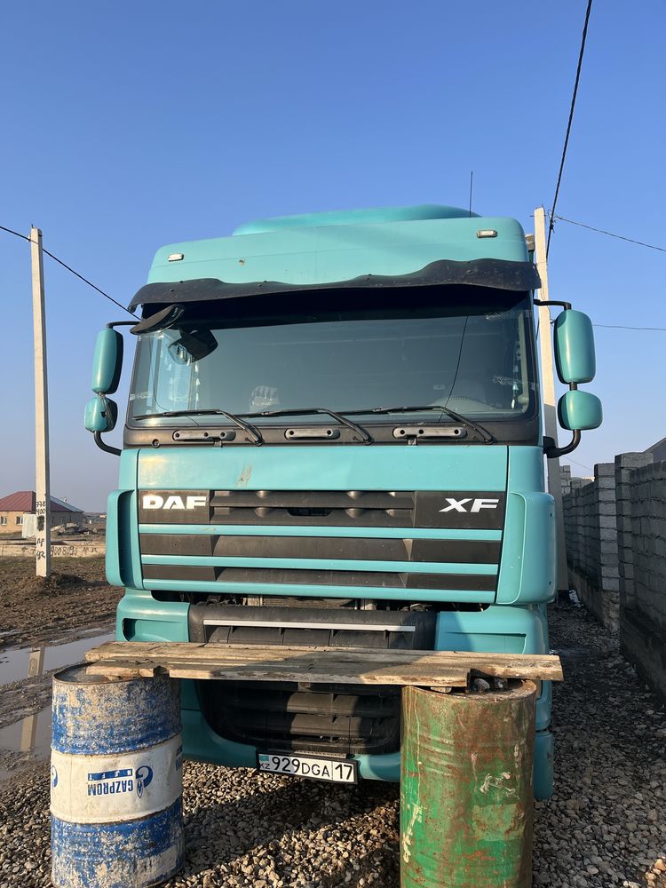 Лобовое стекло на грузовые авто
