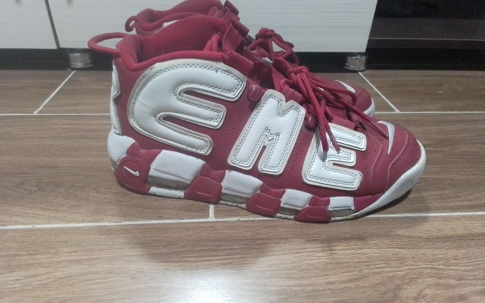 Кроссовки Nike Supreme