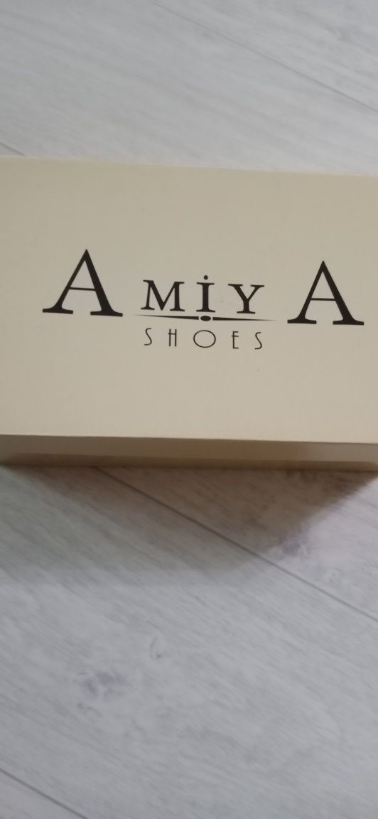 Продам туфли женские.