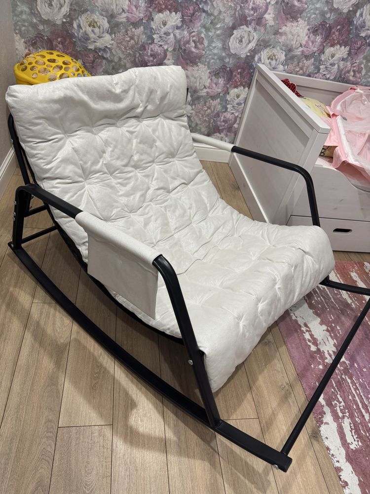 Продам кресло кочалку состояние новое