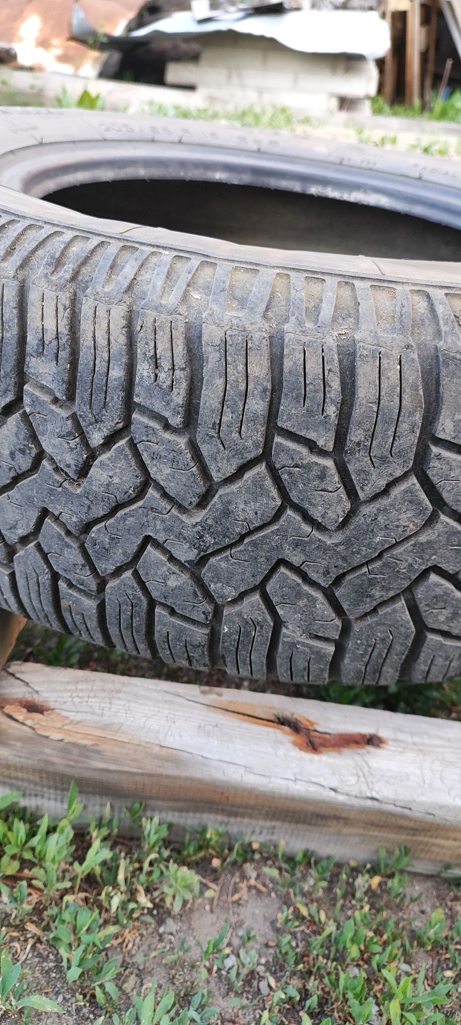 Шина б/у 205/65 R15