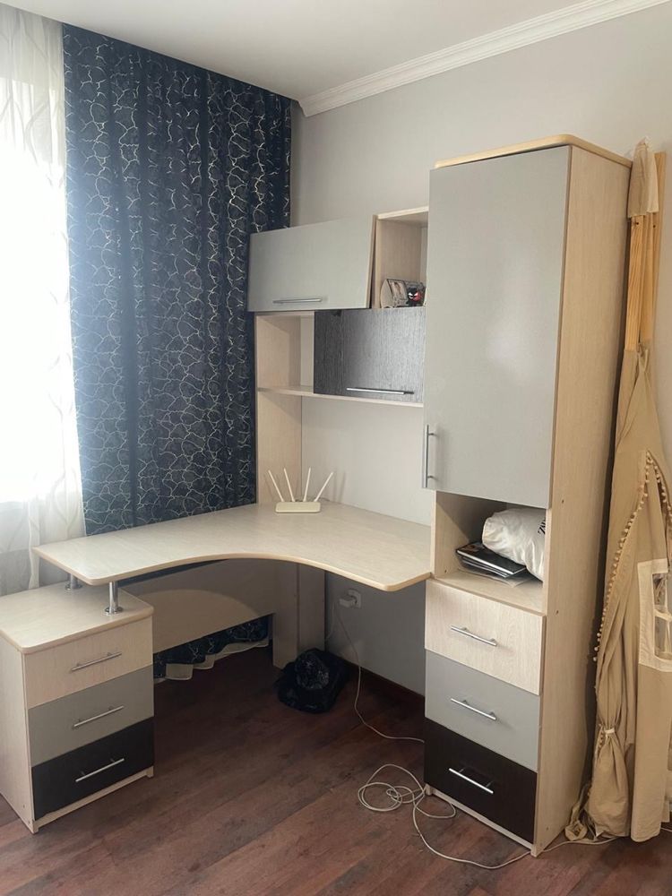 Продам спальный гарнитур