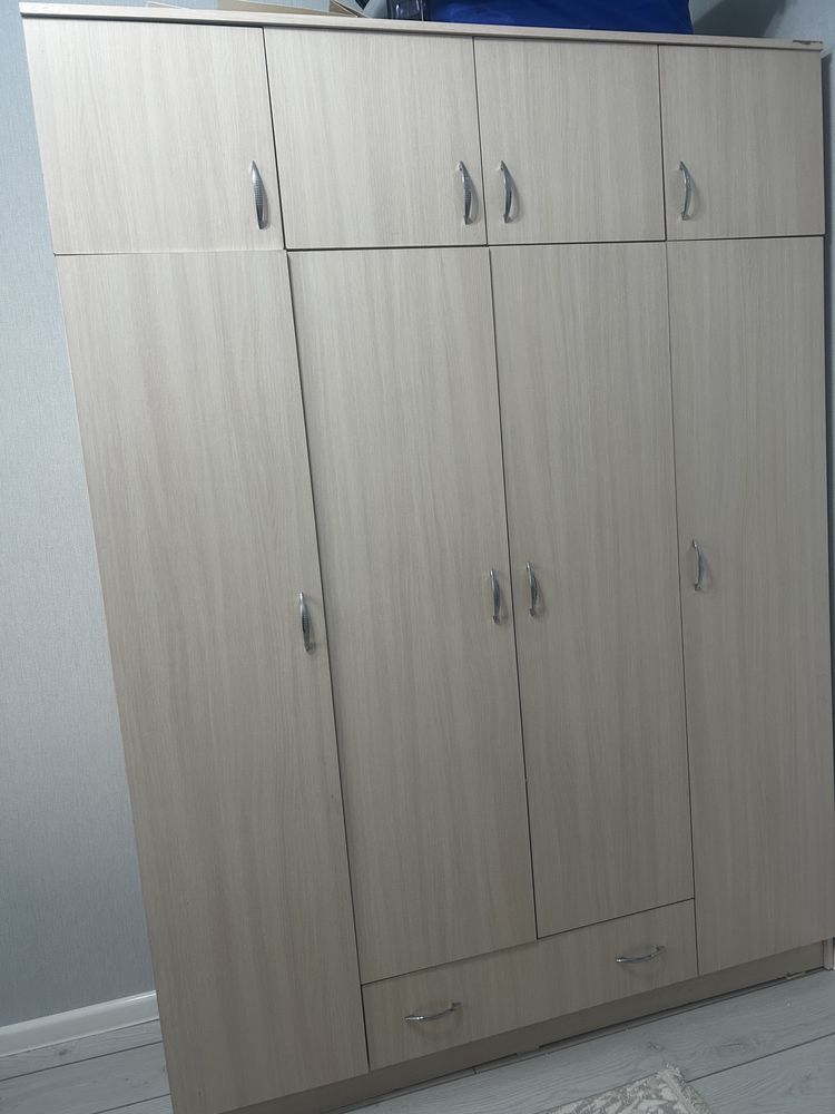Срочно продается шкаф с кроватью