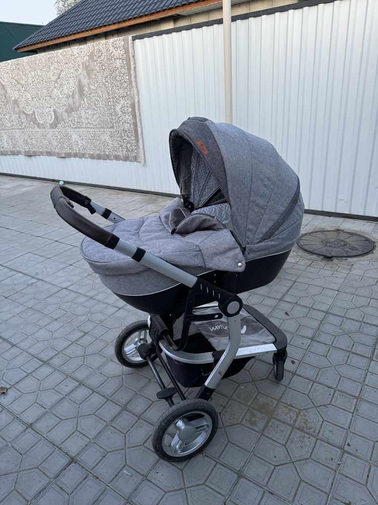 Срочно продам коляску 3в1