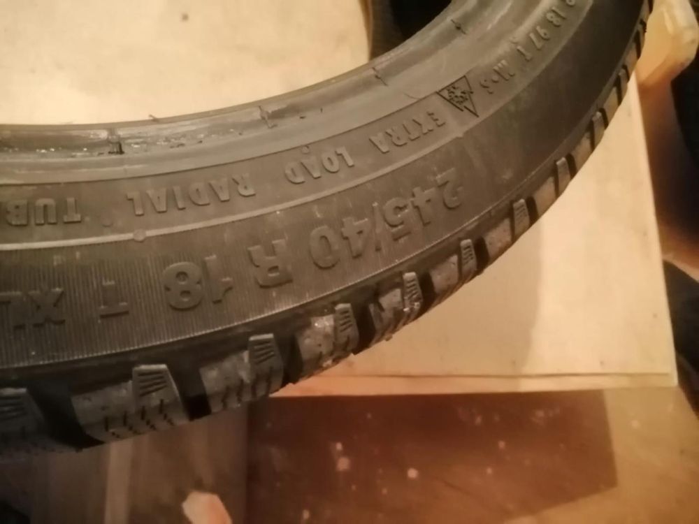 Продам комплект из 4х зимних покрышек