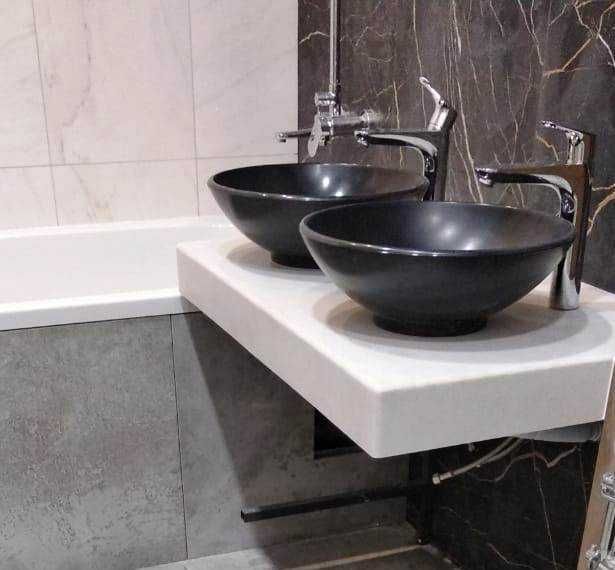 Cтолешница с двумя раковинами HS-410 в ванную. Искусственный мрамор.