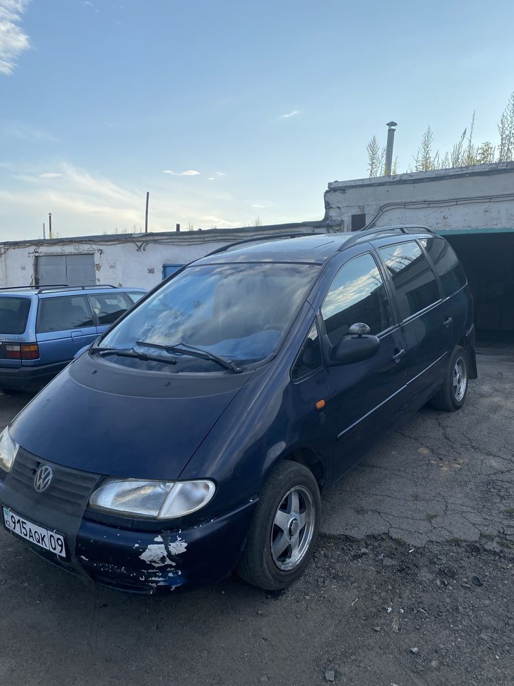 Volkswagen Sharan в хоршем состоянии