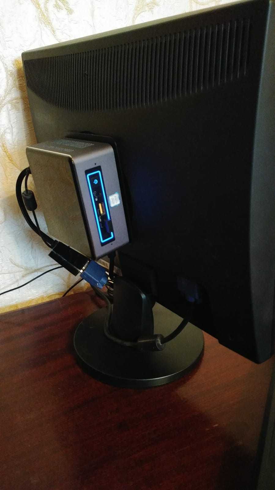 Мини-компьютер Intel NUC, Core i5/8/1000GB/SSD. С монитором Samsung.
