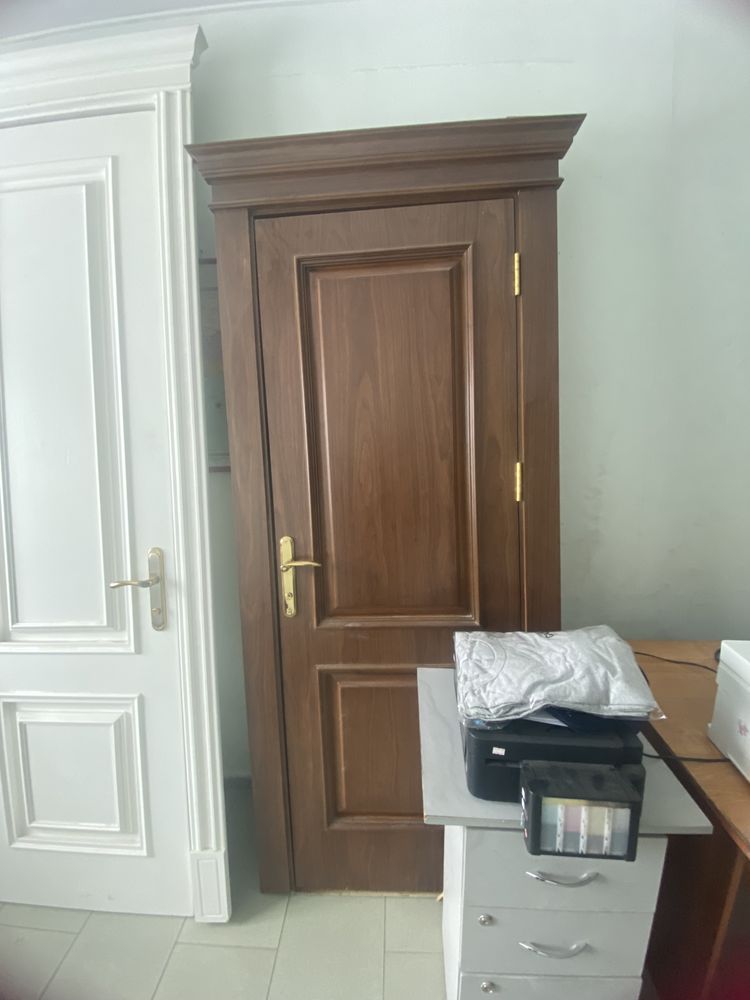 Двери разные, белые, шпонированные, накладки