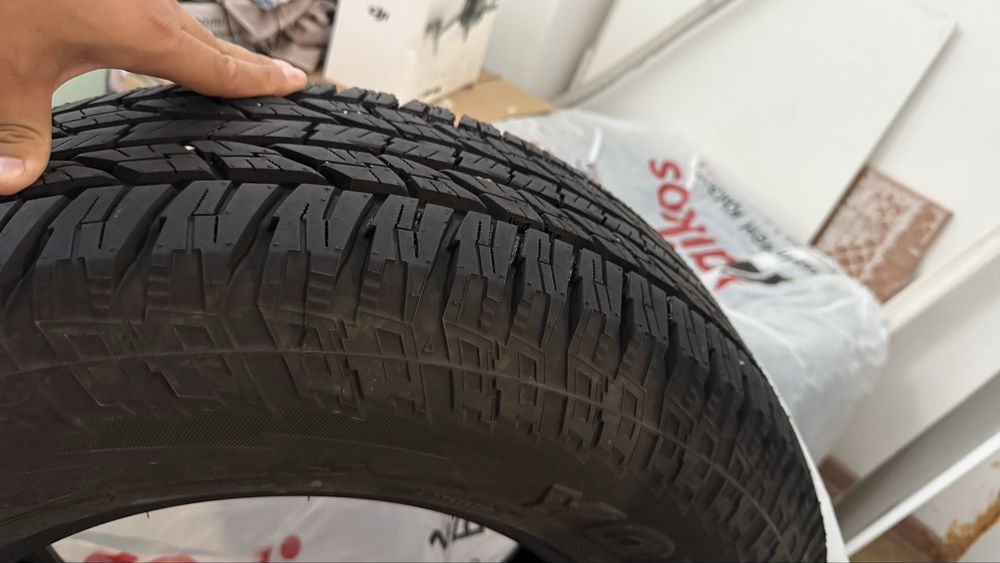 Продам 2 шины yokohama geolandar A/T , размер 245/70/16