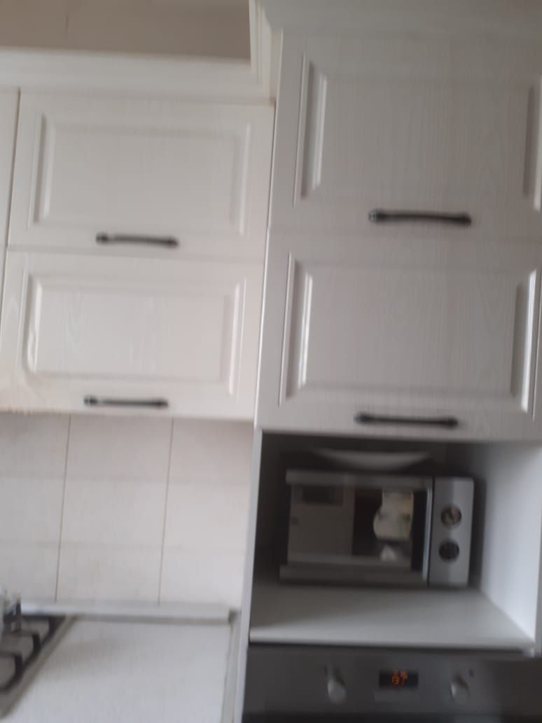 Продаю кухонный мебель в хорошем состояние