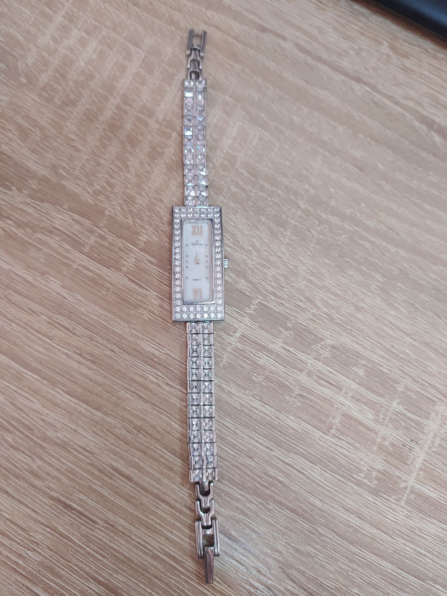 Продается серебряные часы 925 пробы от  Roxerina