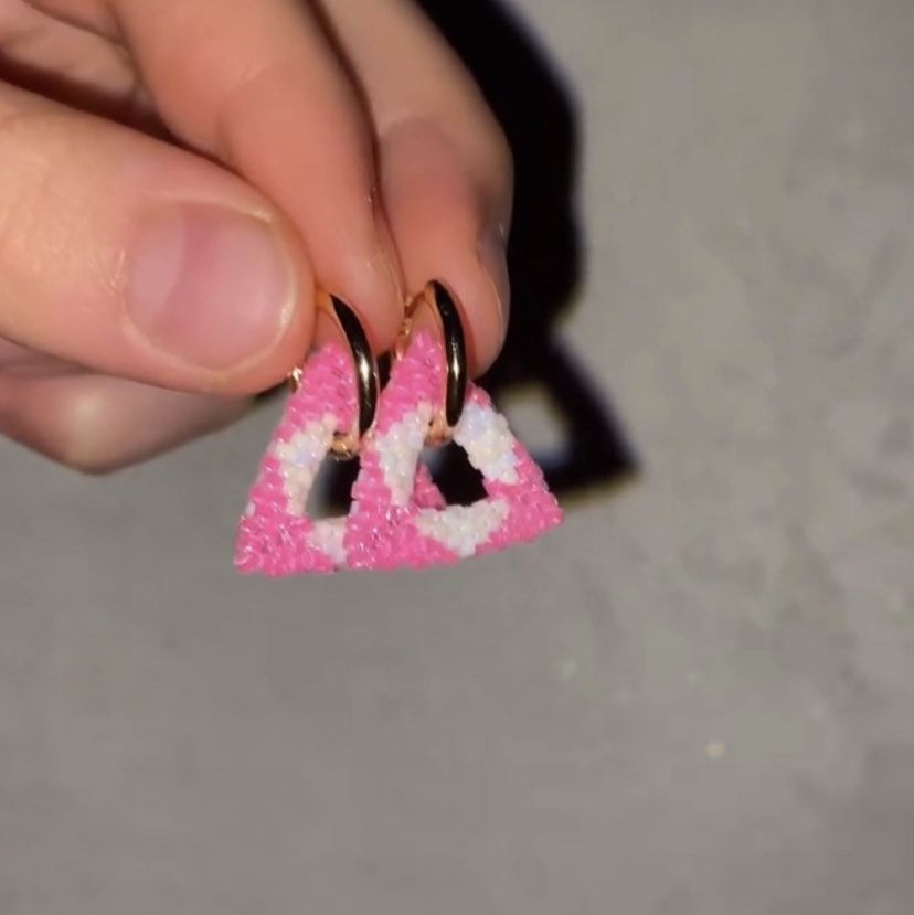 Трендовые сережки из бисера