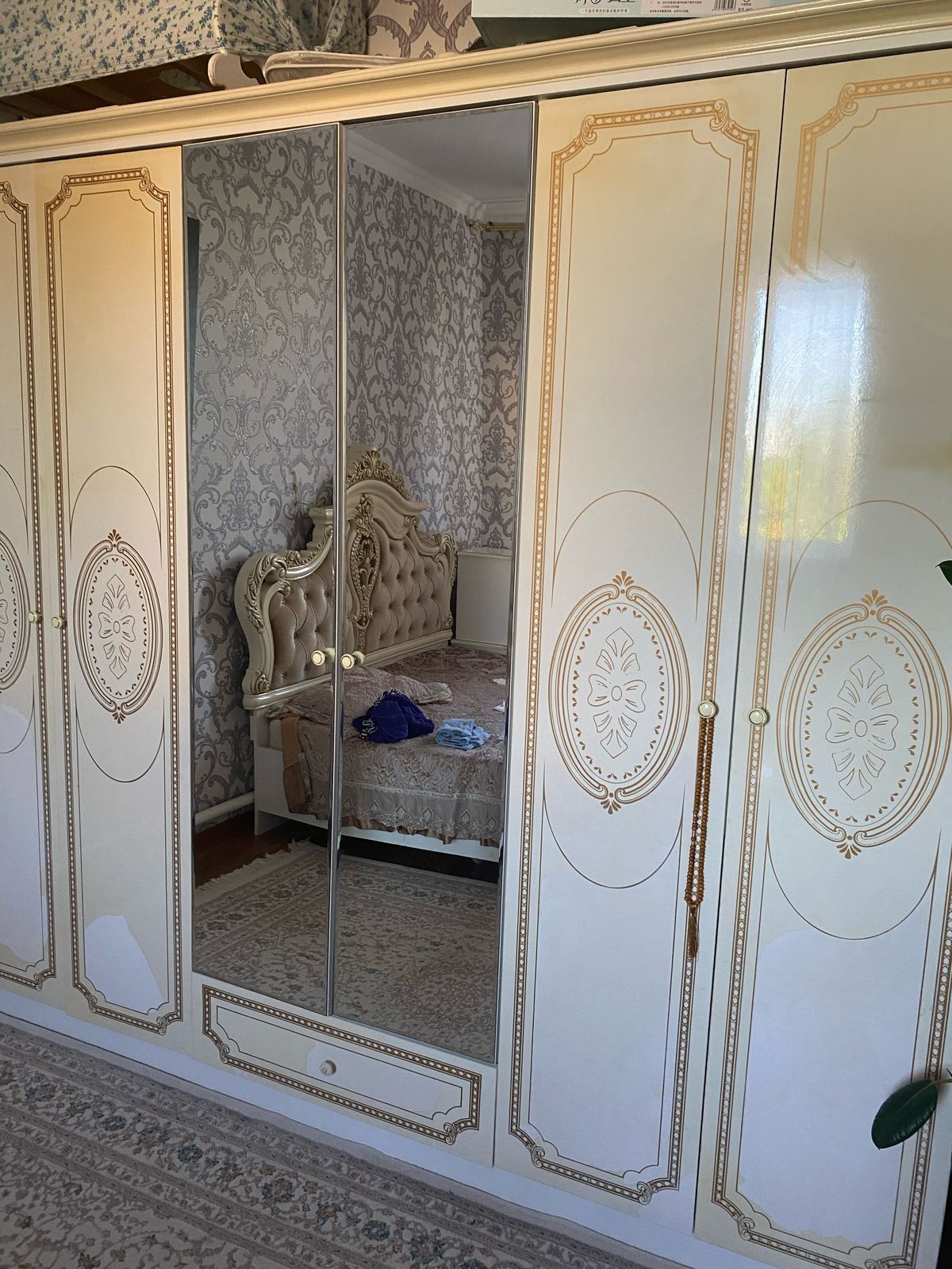 Спальный гарнитур