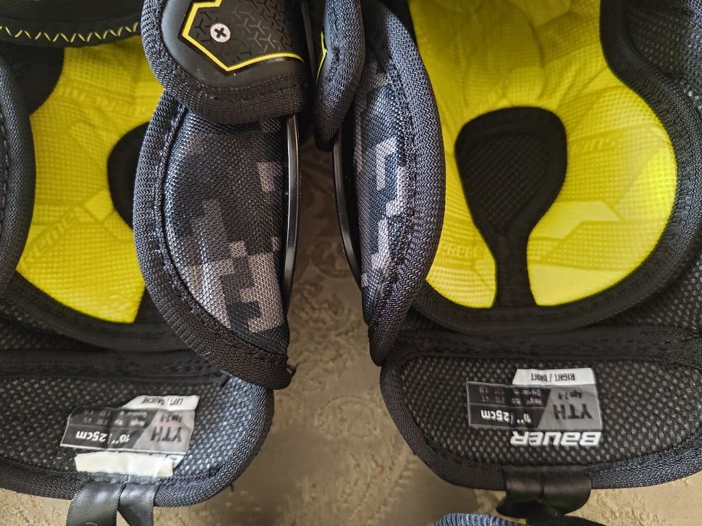 Продам детскую хоккейную форму BAUER