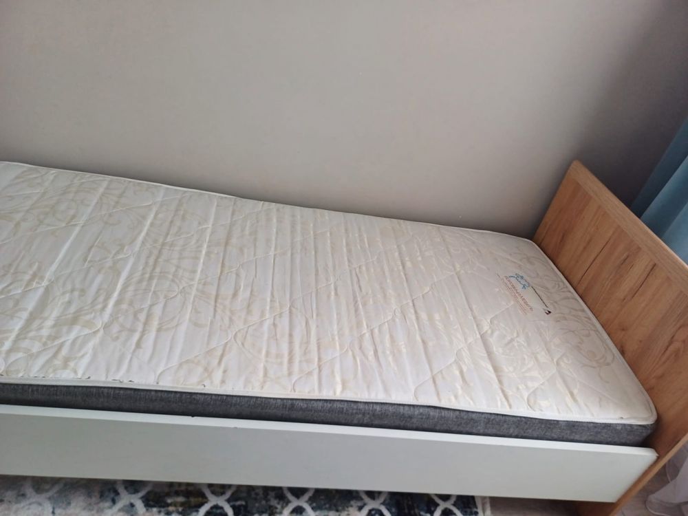 Срочно Продам кровать с матрасом