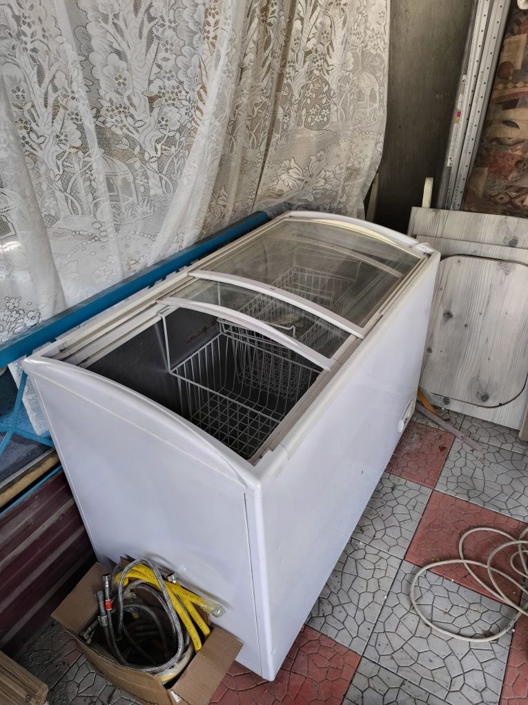 Продам морозильник