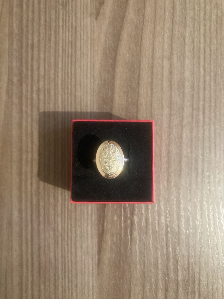 Продам золотое кольцо