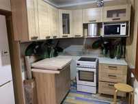 Продам кухонные шкафы , стенку под телевизор ,плиту ,вытяшку,