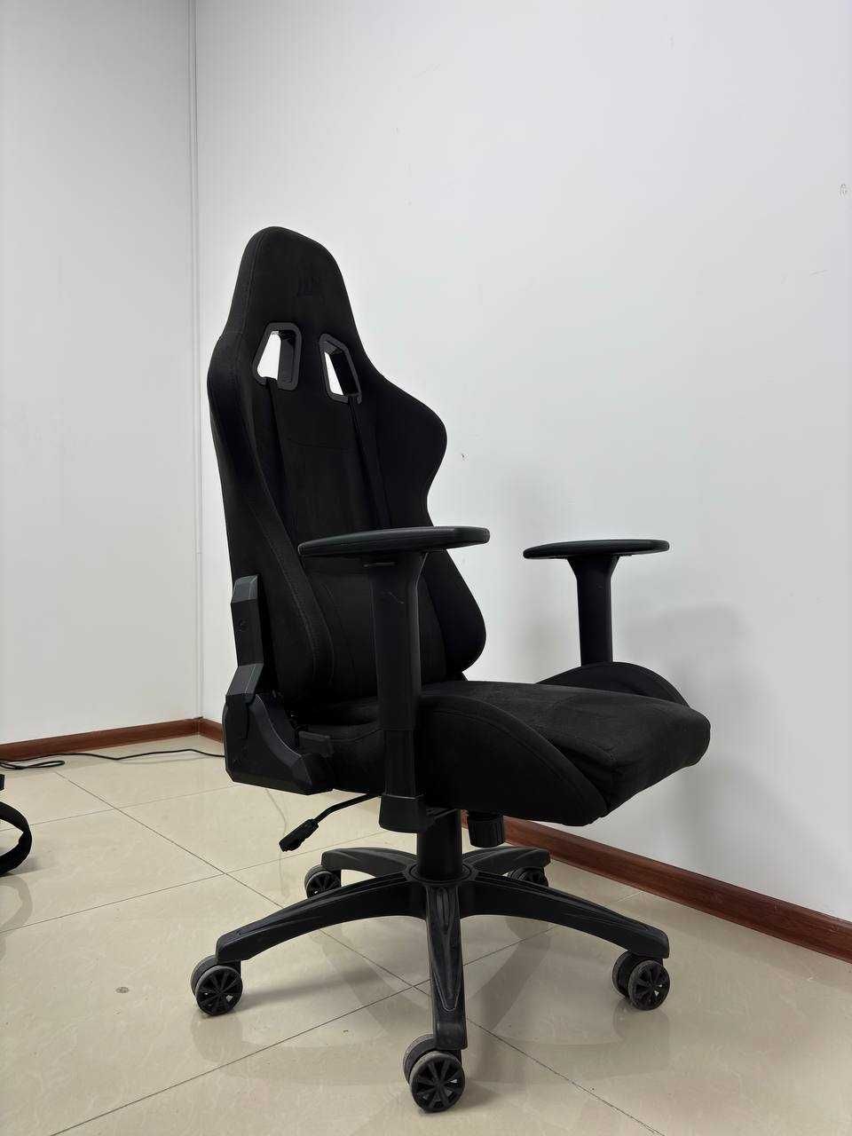 Б/У Игровое компьютерное кресло CORSAIR TC100 RELAXED