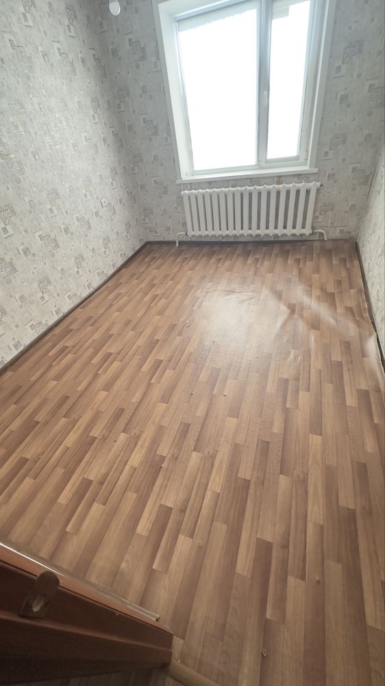 Продам б/у линолиум срочно