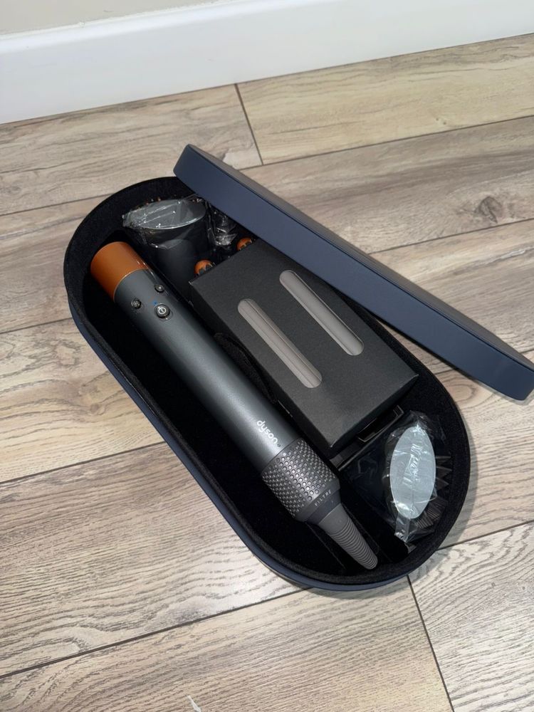 Dyson фен стайлер